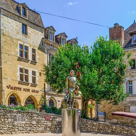 Awesome Home In Saussignac With Wifi