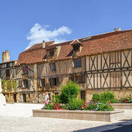 Awesome Home In Saussignac With Wifi *