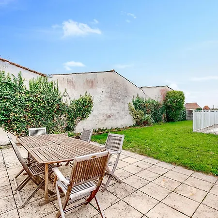 Holiday home Awesome Home In Saussignac With Wifi